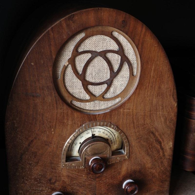 Comment moderniser un objet vintage sans perdre son âme ? - A.bsolument - Radios Vintage Bluetooth | Fabrication française