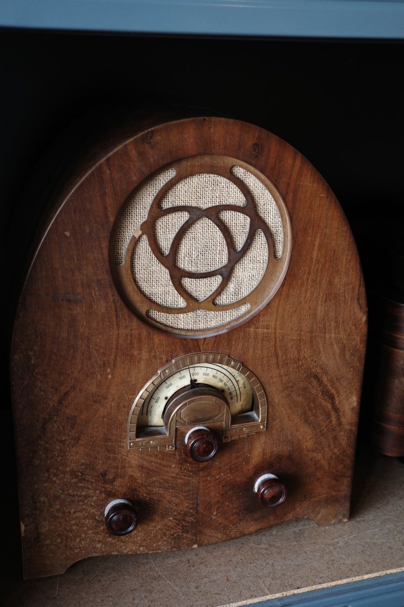 Comment moderniser un objet vintage sans perdre son âme ? - A.bsolument - Enceintes design et radios vintage modernisées | Fabrication française