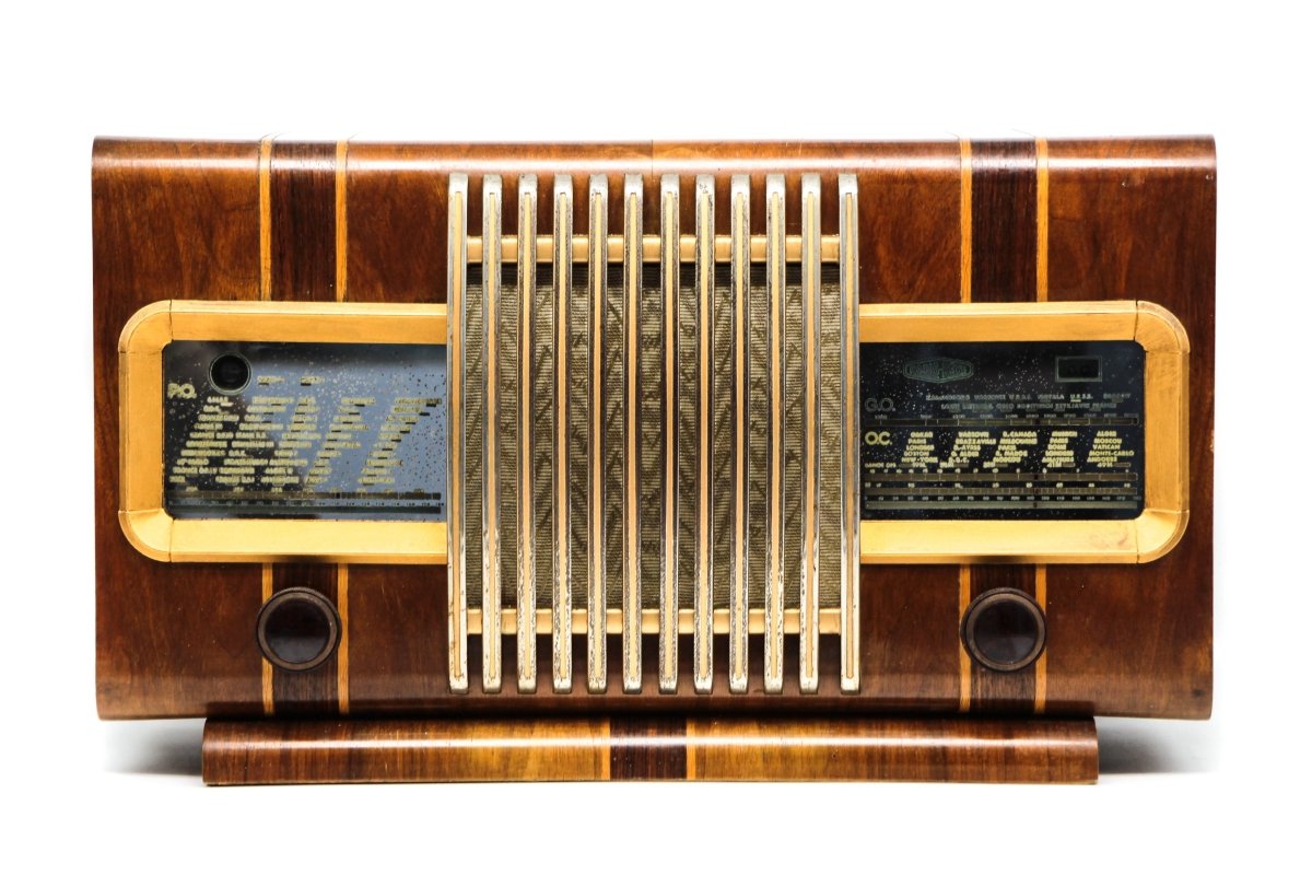 L'impact des postes radio tsf sur la culture musicale des années 1930 à 1950 - A.bsolument - Radios Vintage Bluetooth | Fabrication française