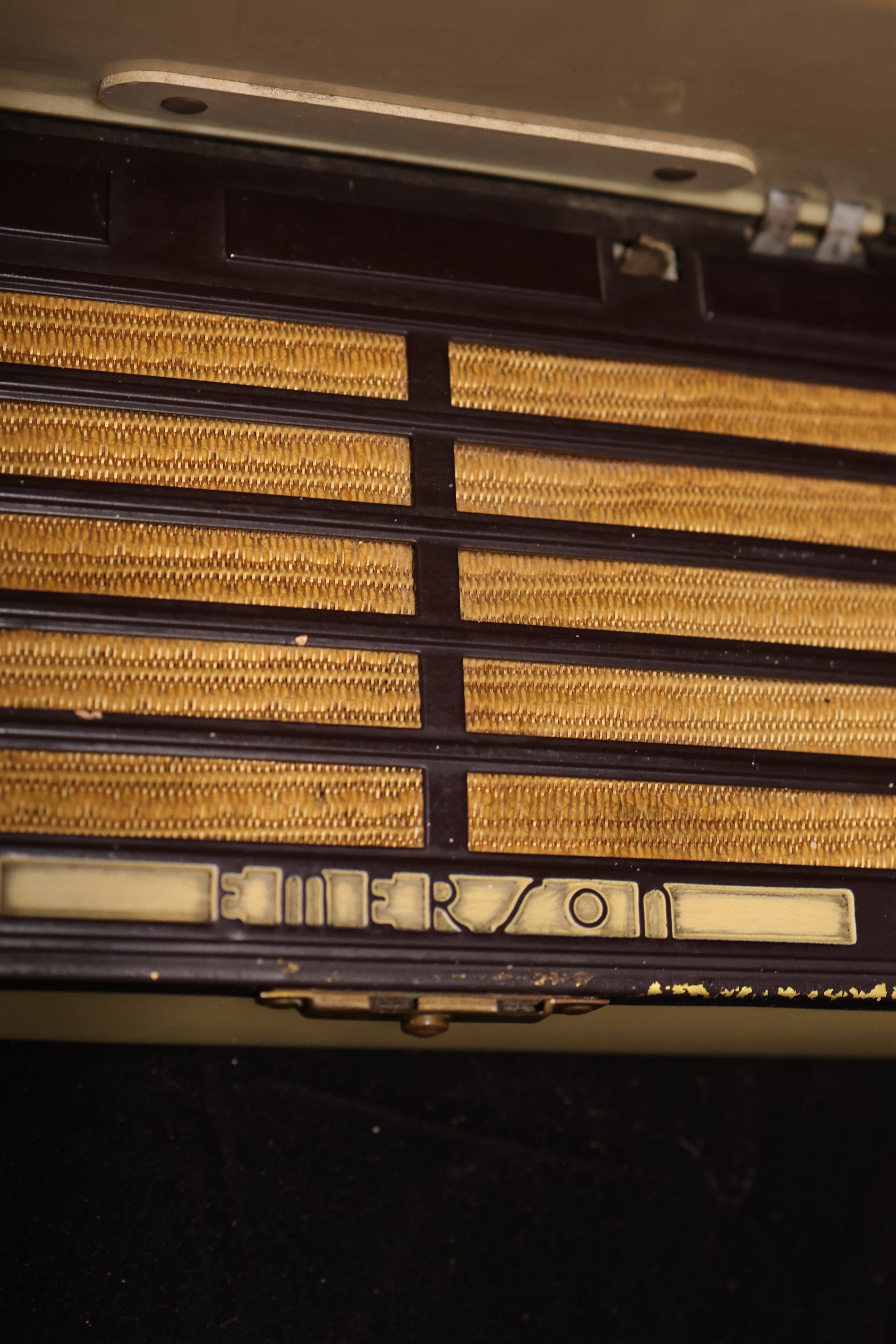 Transistor Bluetooth Emerson Vintage de 1946