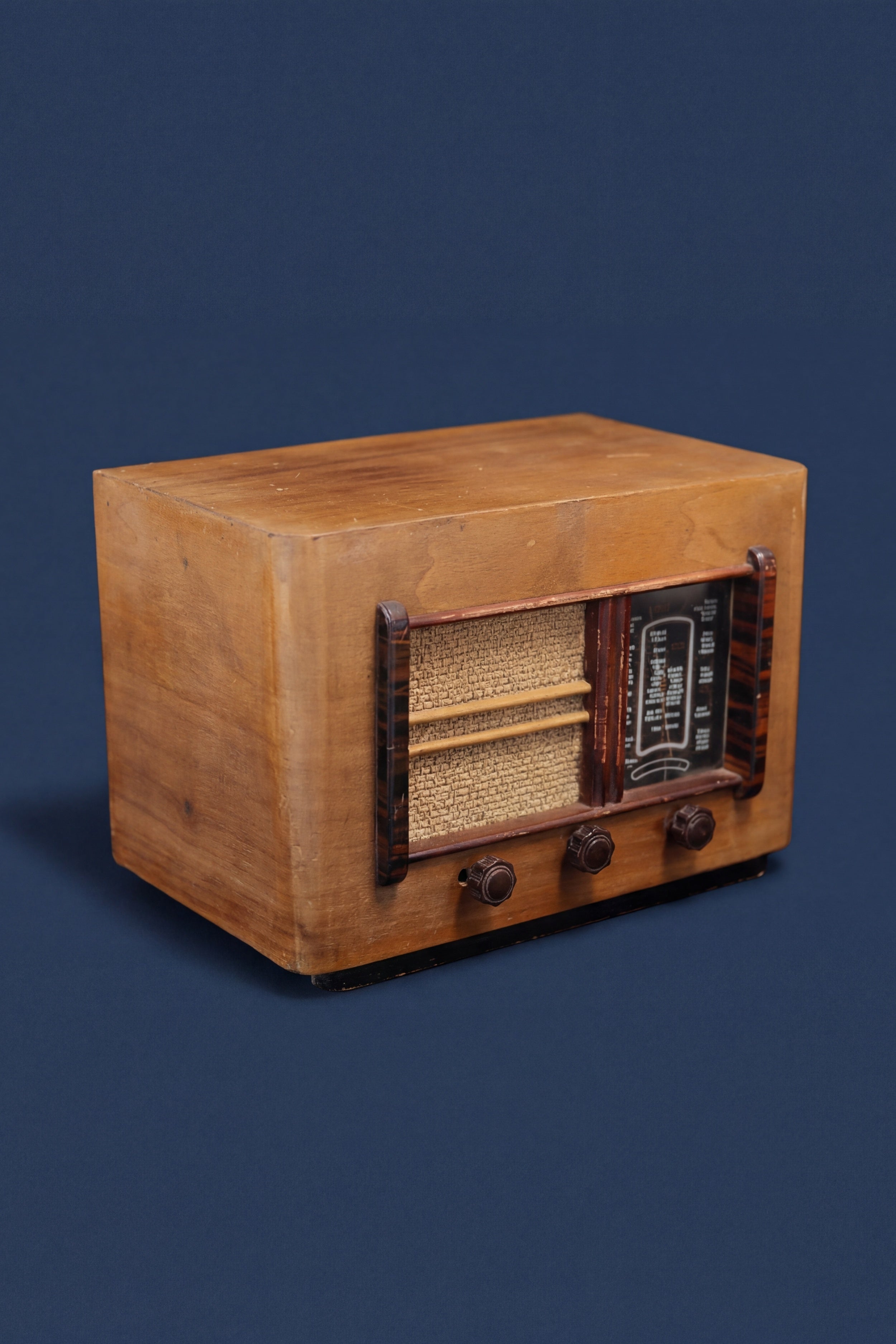 Radio Bluetooth Artisanale Vintage de 1952