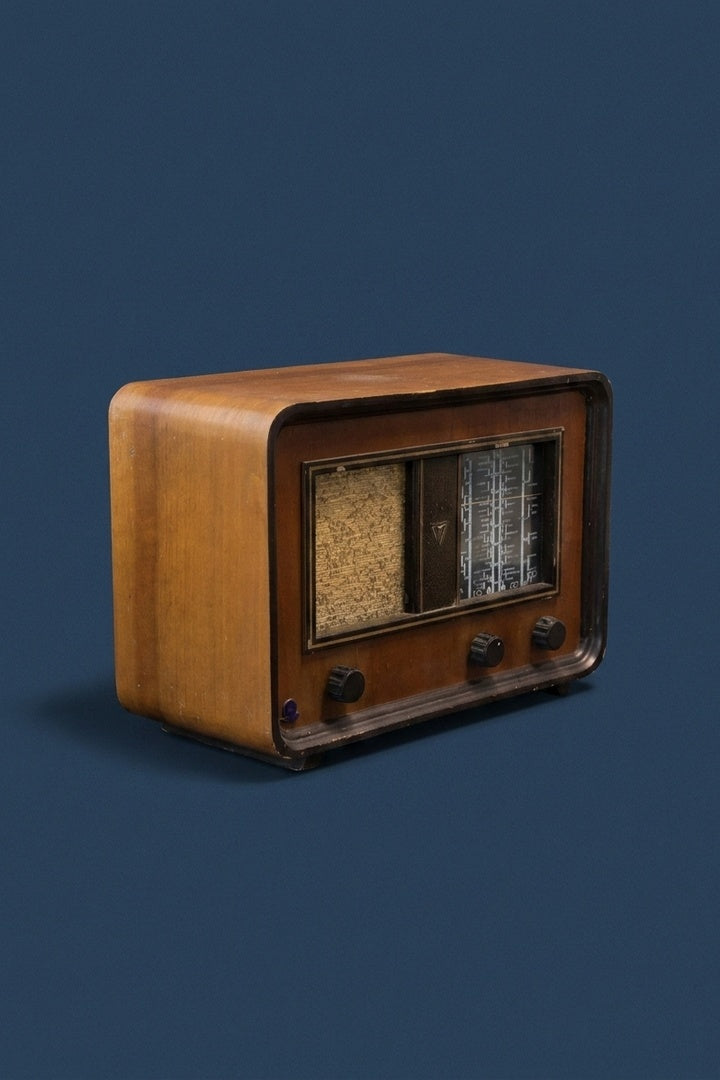 Bluetooth-Radio Radiola Vintage von 1945
