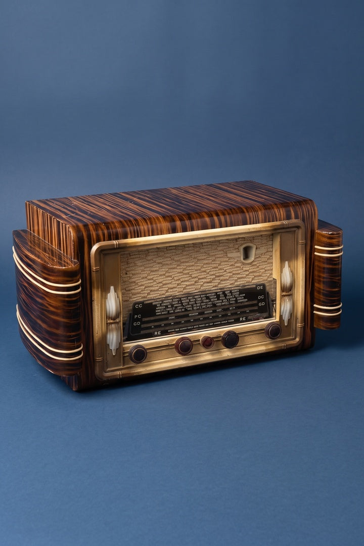 Radio Bluetooth Rouge Vintage de 1950 - modernisation Bluetooth A.bsolument