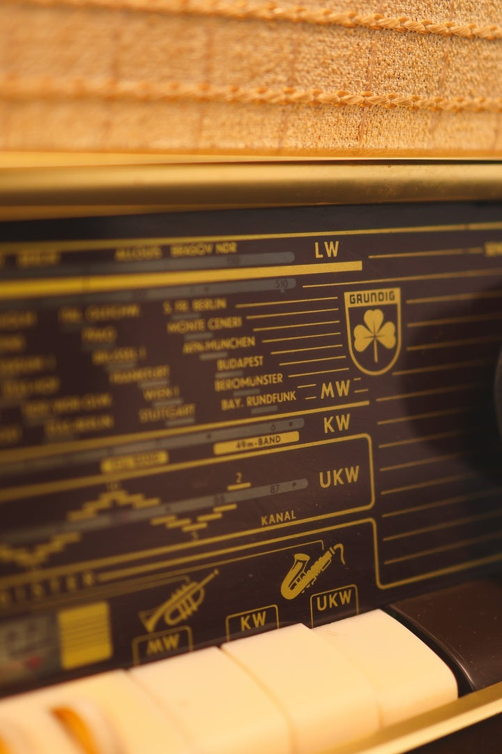 Radio Bluetooth Grundig Vintage de 1960 - photo 4