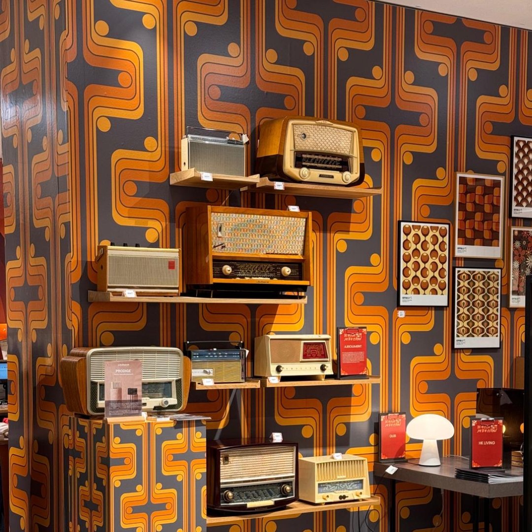 Plongée dans les années 70 : quand le vintage rencontre le moderne. - A.bsolument - Enceintes design et radios vintage modernisées | Fabrication française