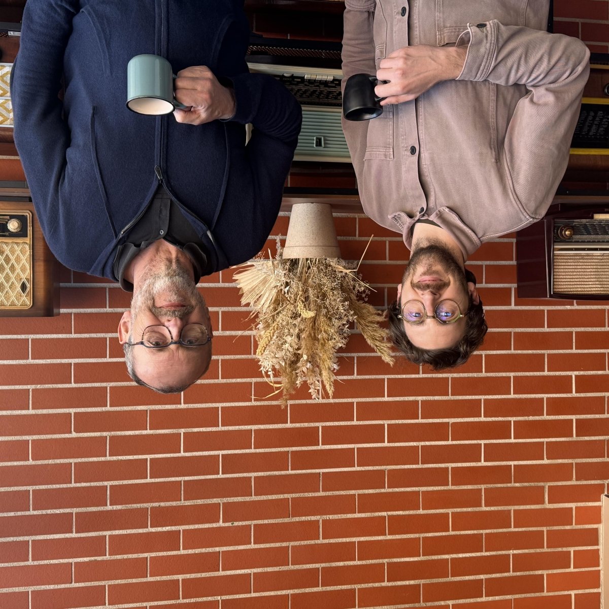 Une histoire de famille : moderniser les radios vintage. - A.bsolument - Radios Vintage Bluetooth | Fabrication française