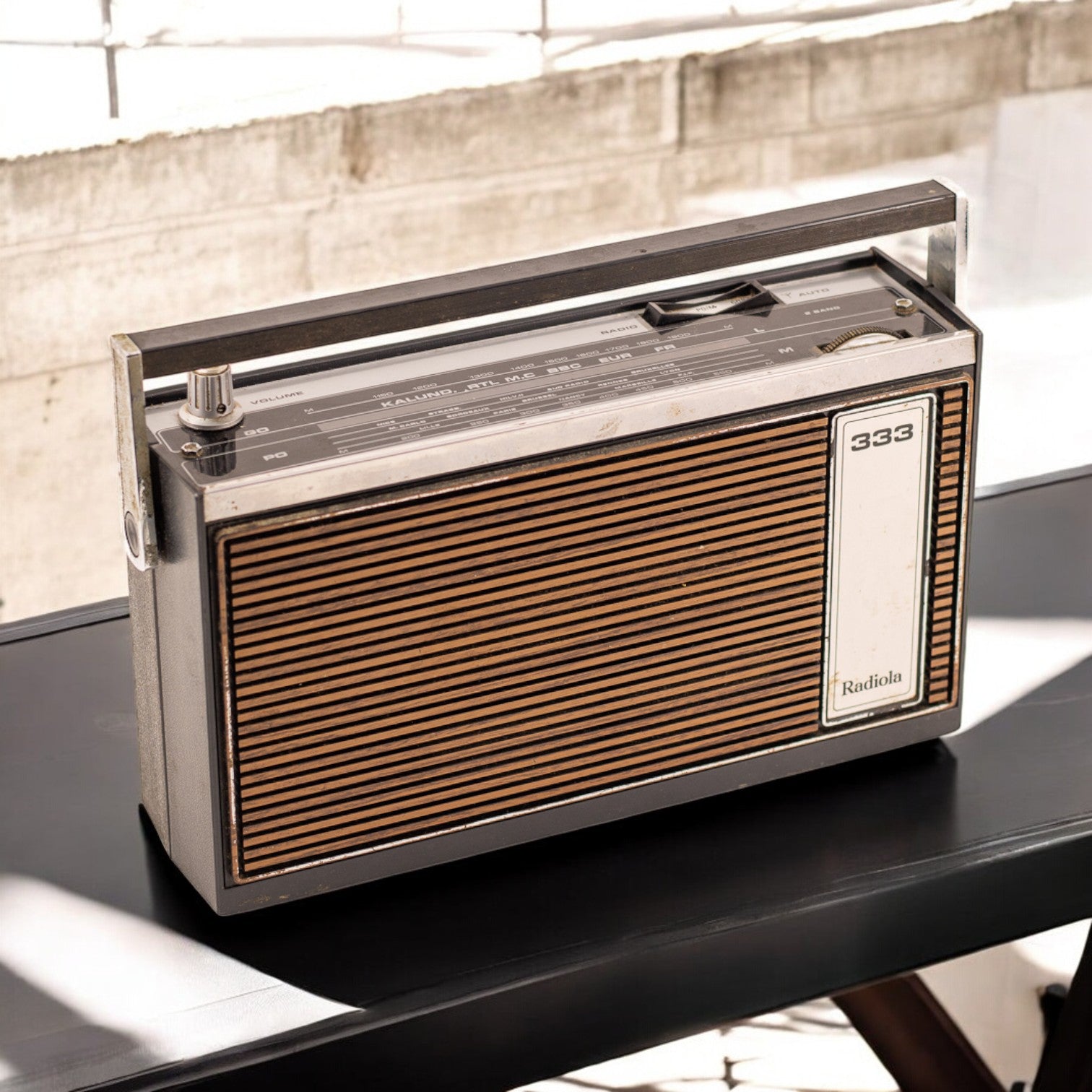 1711A.bsolumentA.bsolumentTransistor Bluetooth Radiola Vintage 70’STransistor - absolument - bluetooth - focal