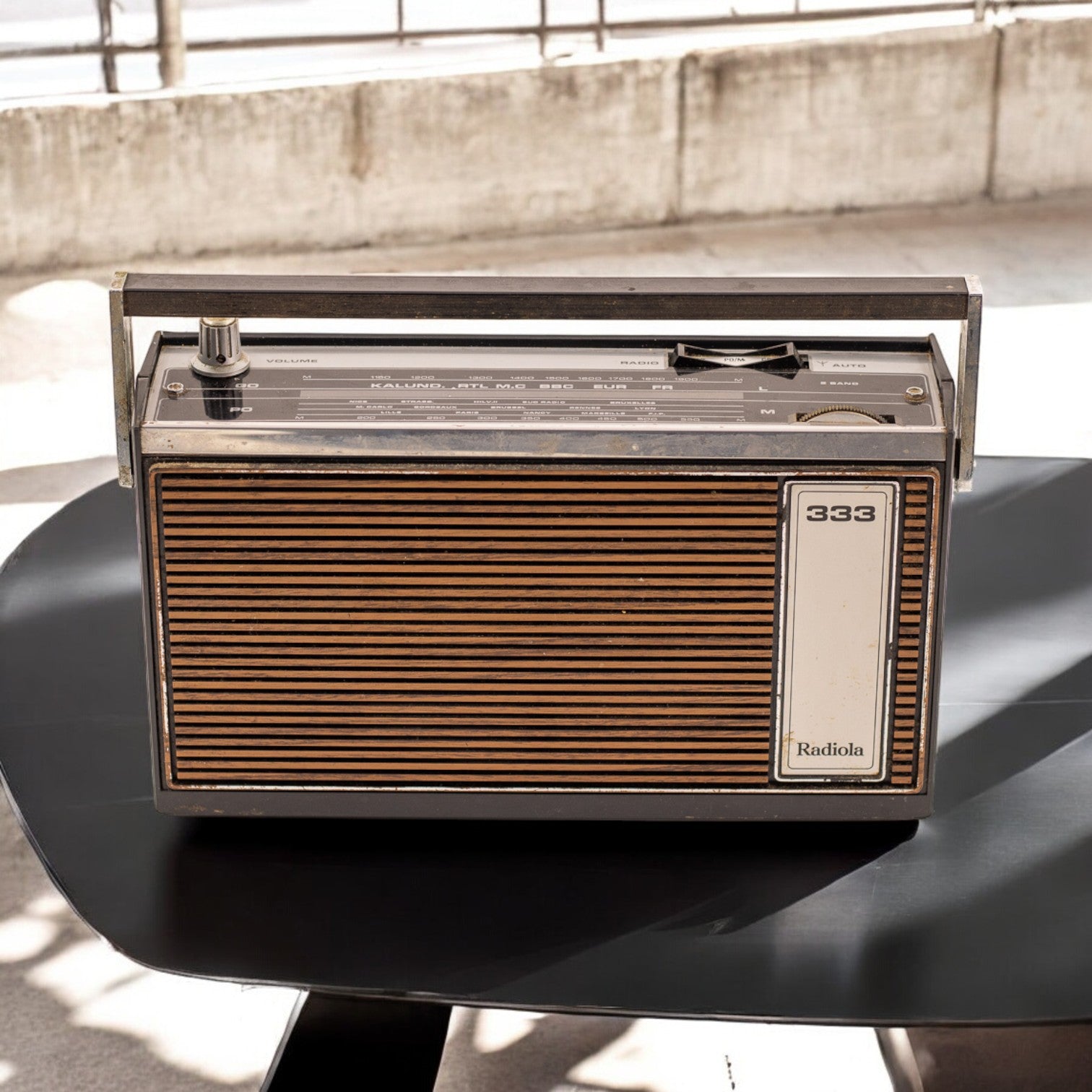 1711A.bsolumentA.bsolumentTransistor Bluetooth Radiola Vintage 70’STransistor - absolument - bluetooth - focal