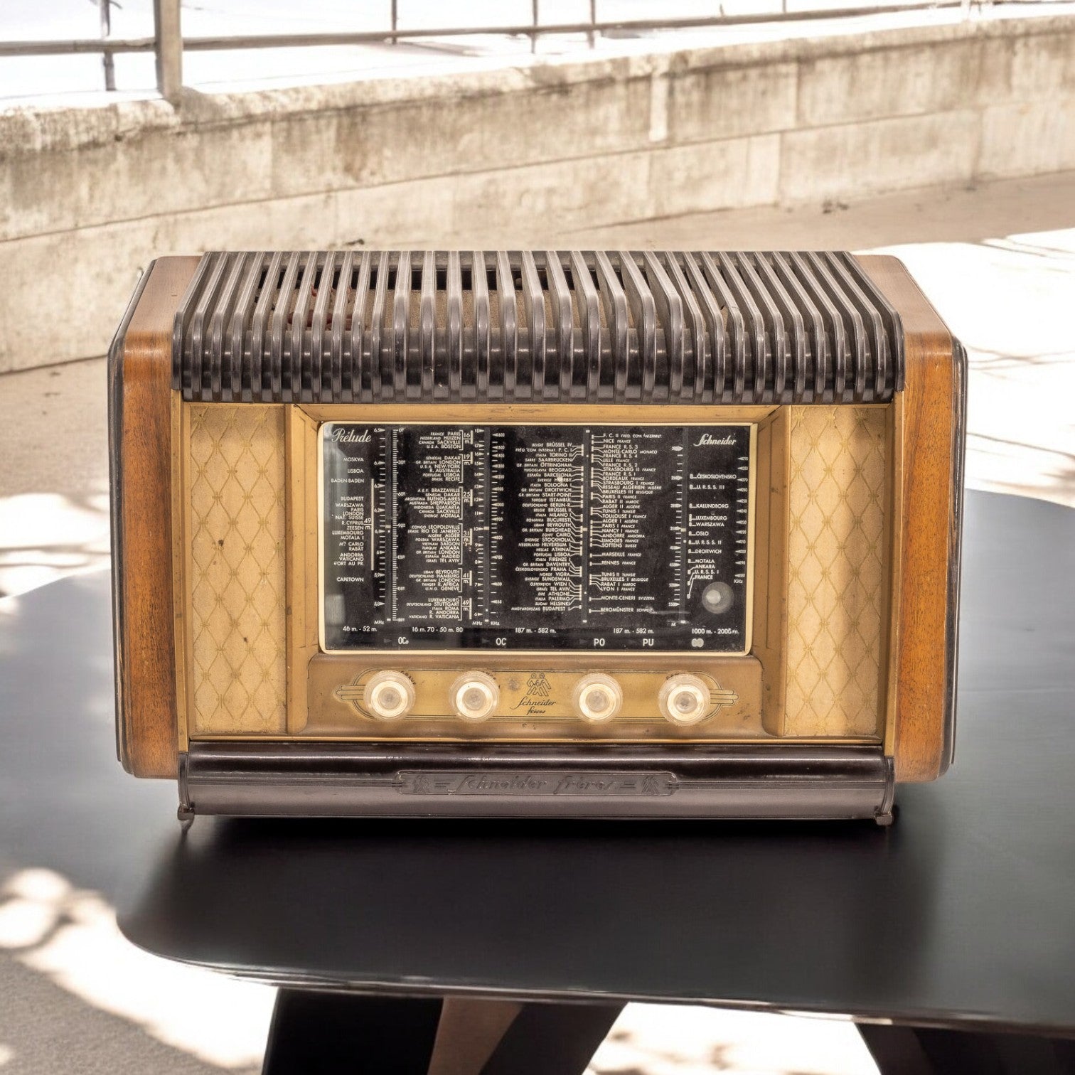 Radio Bluetooth Schneider Vintage 50’S - A.bsolument - absolument -radio - vintage - prodige - bluetooth