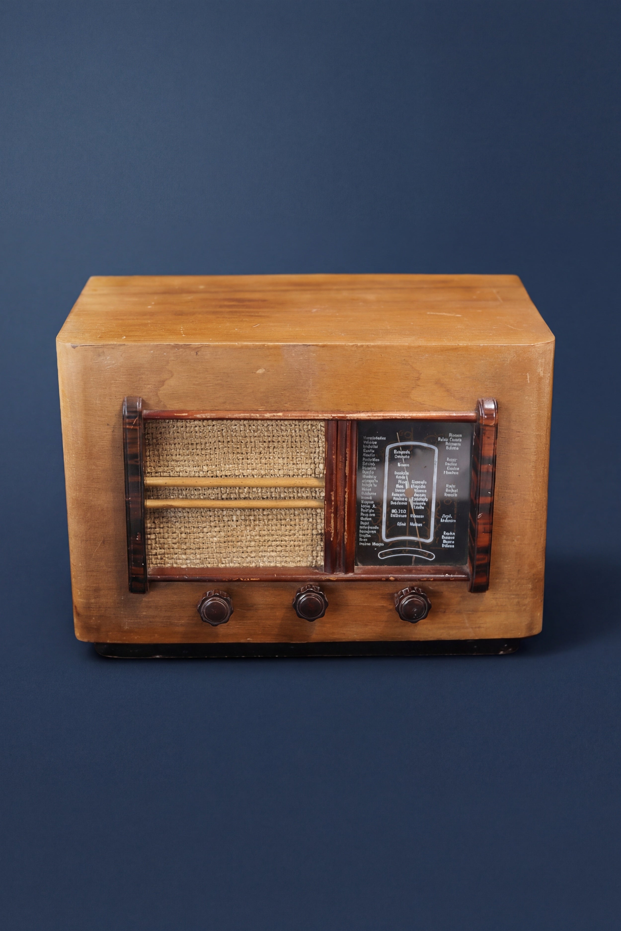 Radio Bluetooth Artisanale Vintage de 1952