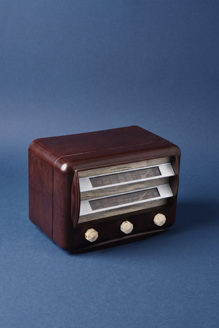 Radio Bluetooth Artisanale Vintage de 1949 - modernisation Bluetooth A.bsolument