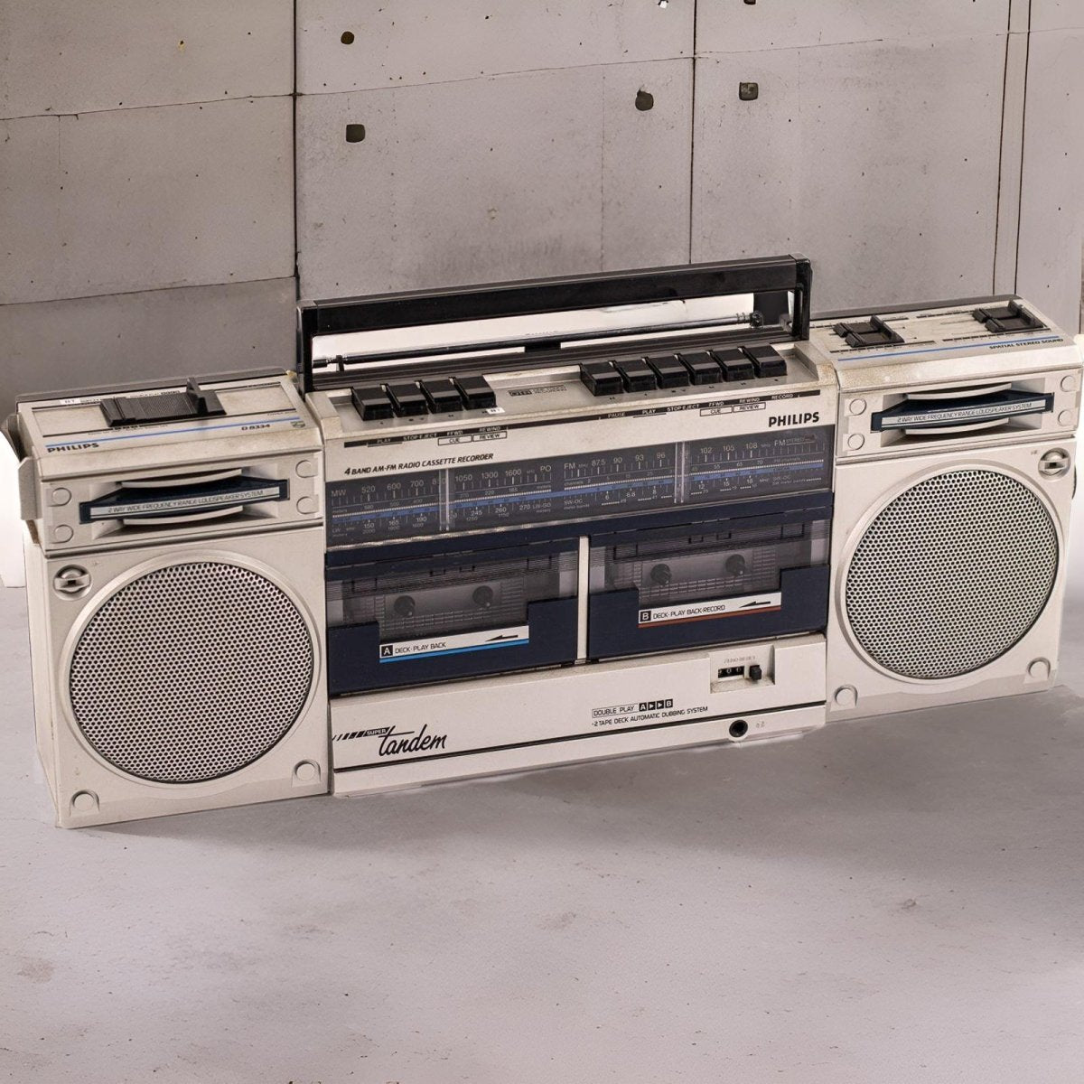 Boombox Bluetooth Philips Vintage 80’S enceinte connectée française haut de gamme absolument prodige radio vintage